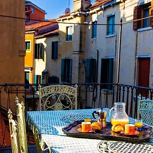 la-terrazza-di-san-marco-luxury-apartment.hotelinveneto.com/